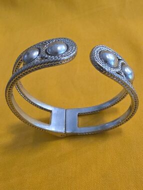 Lucky Brand ▪︎ Silver-Tone Chain Hinged Style ▪︎ Cuff Bracelet ▪︎ UNIQUE!
